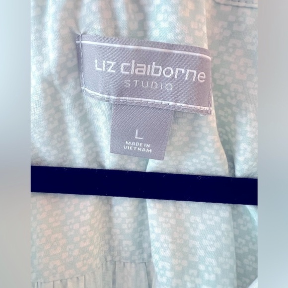 Liz Claiborne NWT Blouse. Size L - Picture 5 of 11
